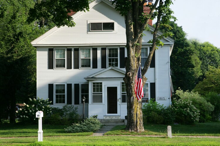 Understanding Closing Costs and How to Save Thousands When Buying a Home